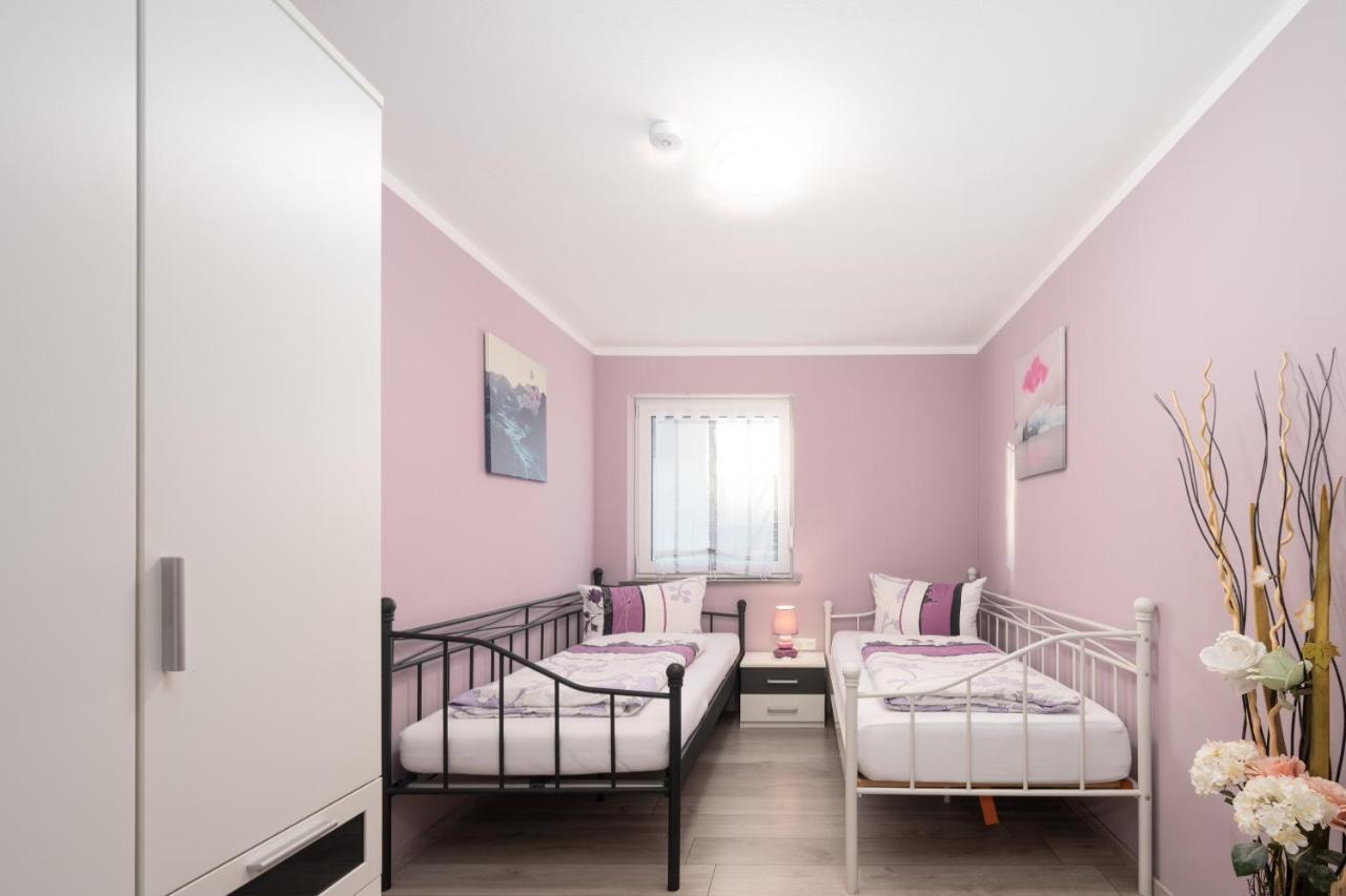 Familienfreundliche 3-Zimmer-Ferienwohnung Saal Εξωτερικό φωτογραφία